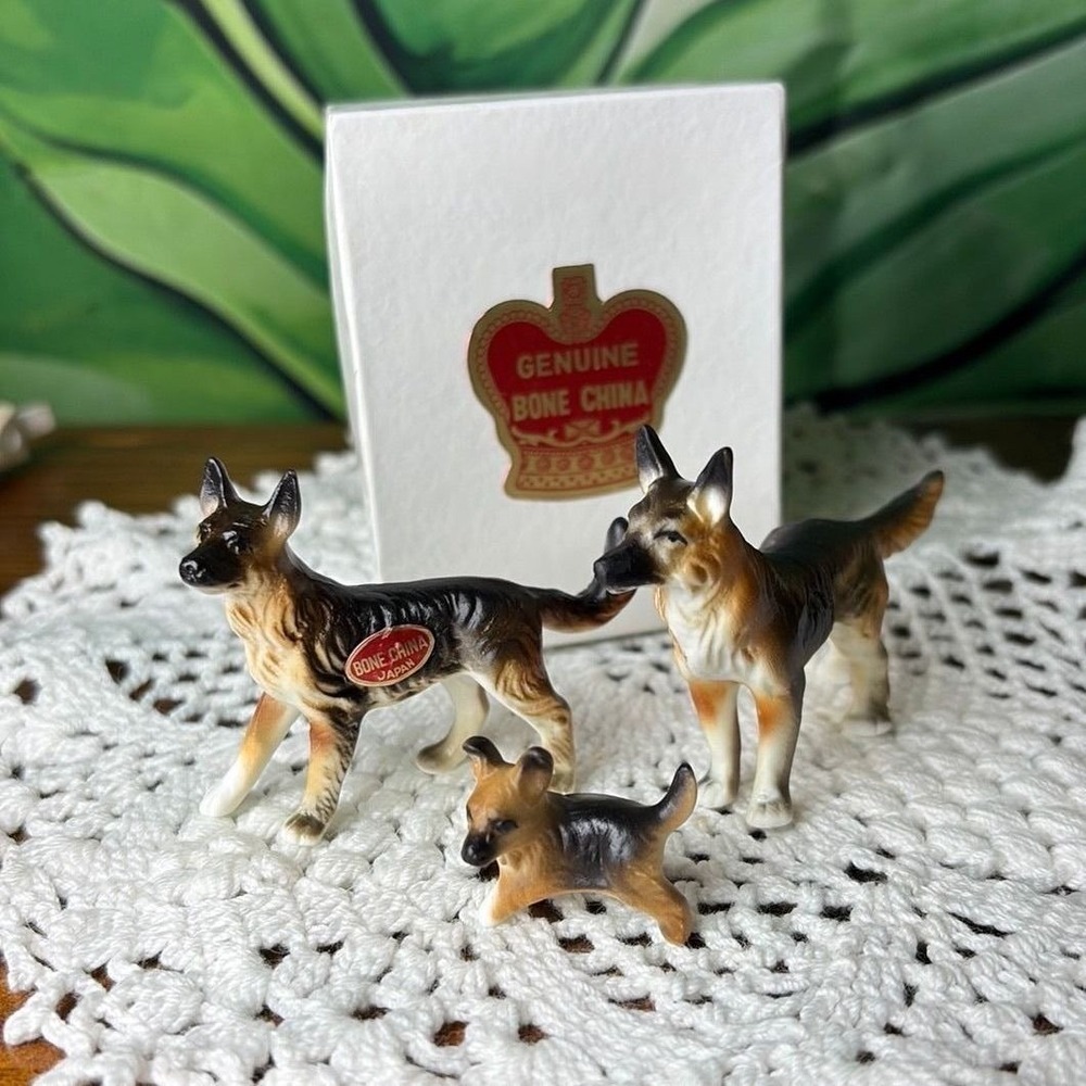 NIB Vintage Ruben's Original Bone China Japan German Shepherd Family Miniatures
